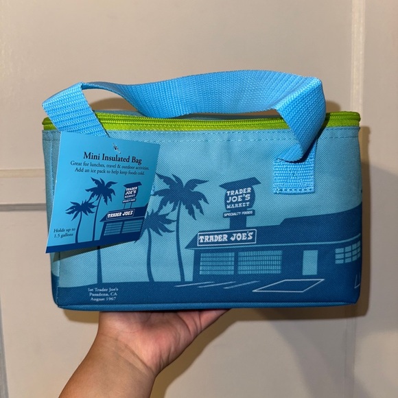 Trader Joe’s Mini insulated tote lunch bag NWT - Picture 4 of 4